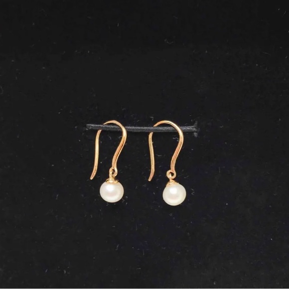Mejuri Pearl Fish Hook Earrings - Picture 1 of 2